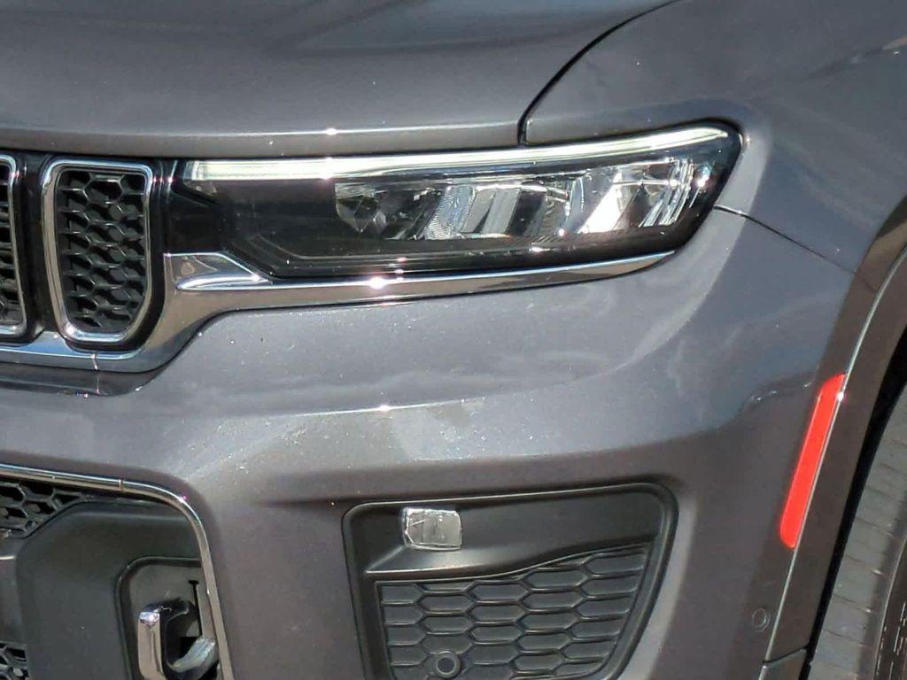 used 2022 Jeep Grand Cherokee car, priced at $35,950