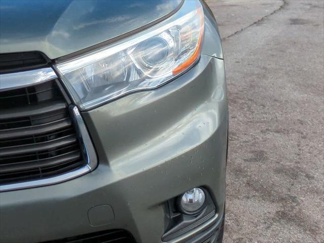 used 2015 Toyota Highlander car, priced at $11,500