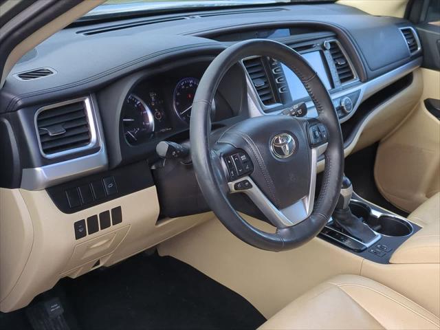 used 2015 Toyota Highlander car, priced at $11,500