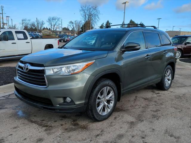 used 2015 Toyota Highlander car, priced at $11,500