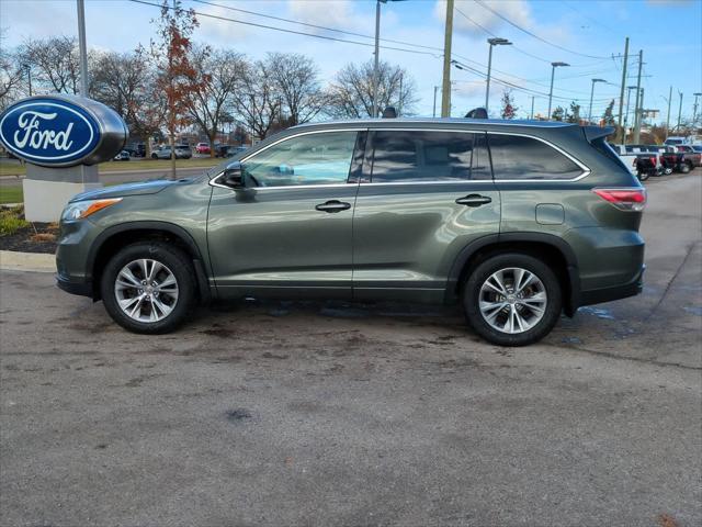 used 2015 Toyota Highlander car, priced at $11,500