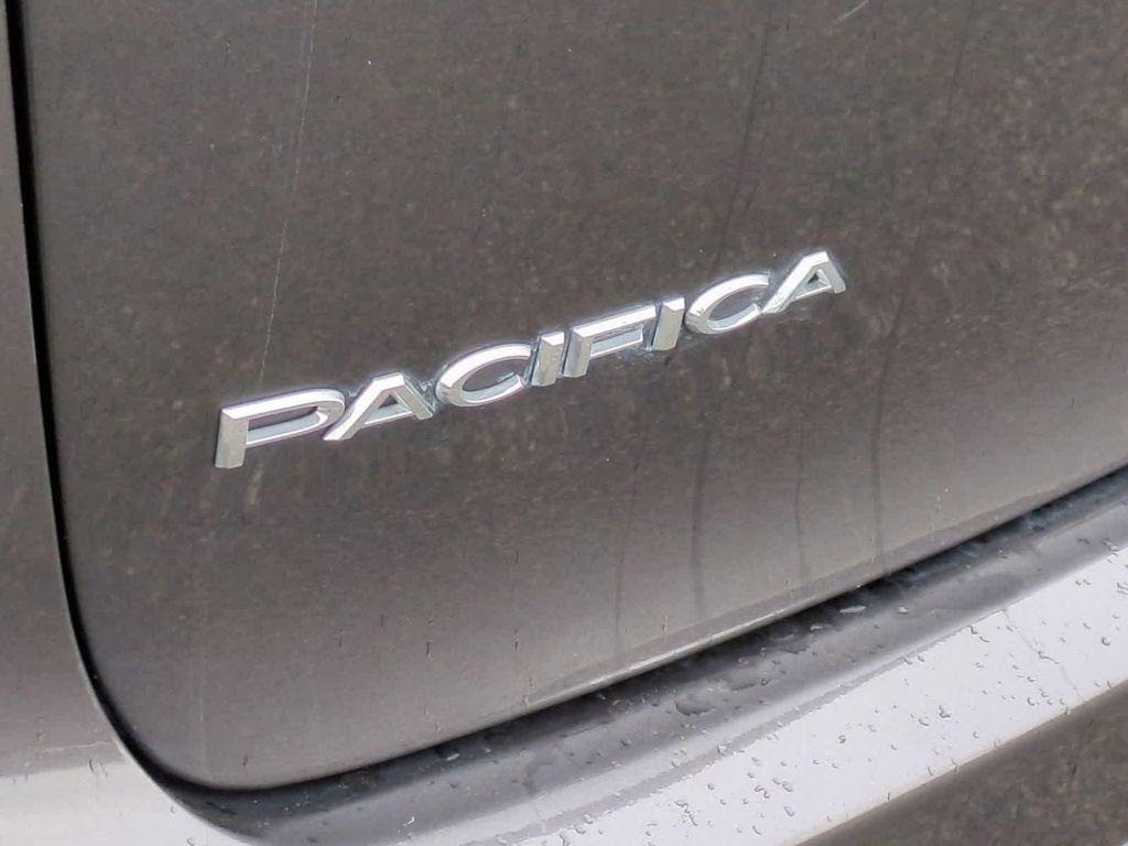 used 2022 Chrysler Pacifica car