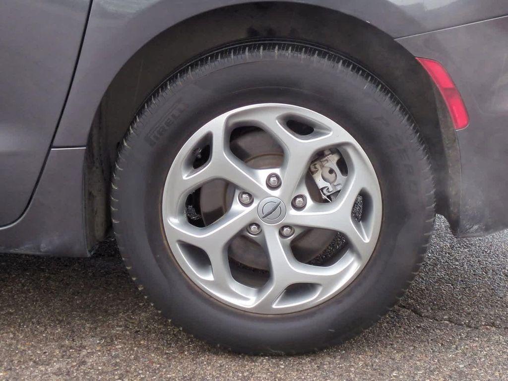 used 2022 Chrysler Pacifica car