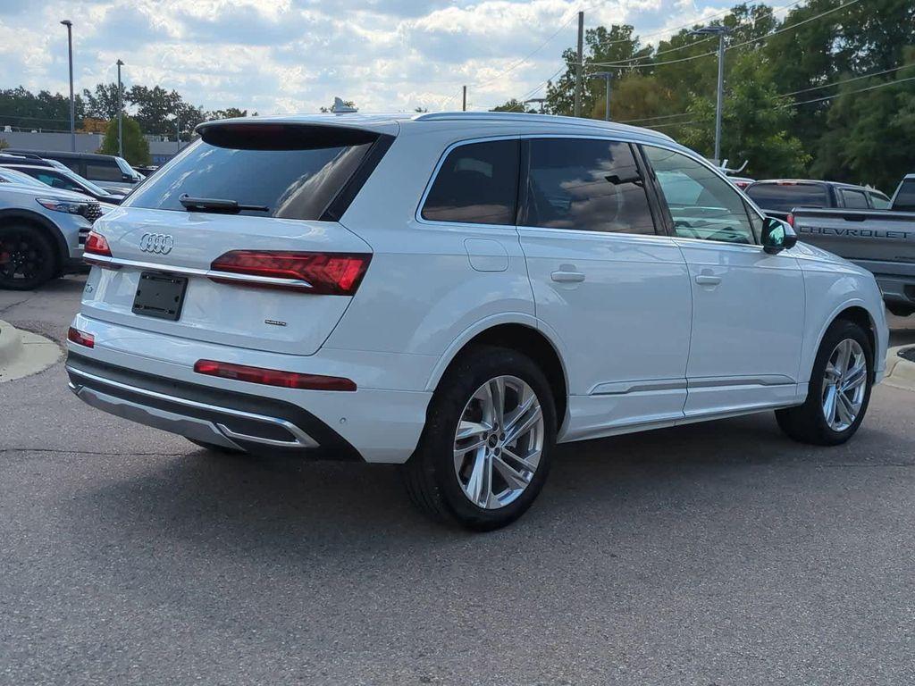 used 2024 Audi Q7 car, priced at $36,999