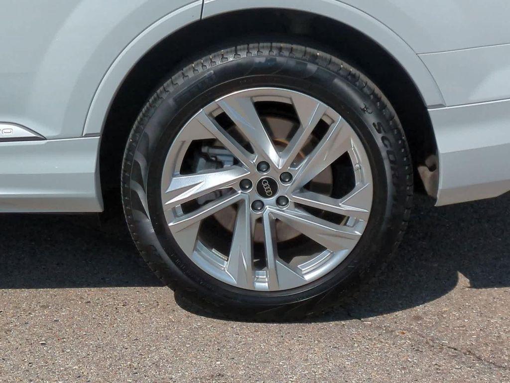 used 2024 Audi Q7 car, priced at $36,999
