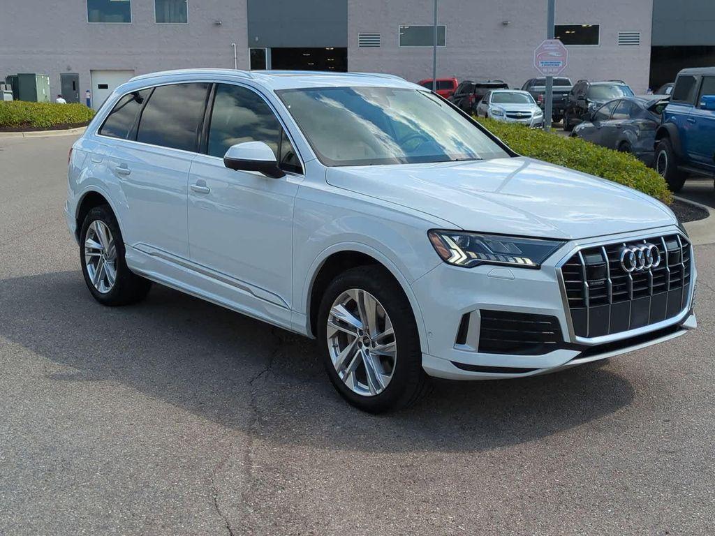 used 2024 Audi Q7 car, priced at $36,999