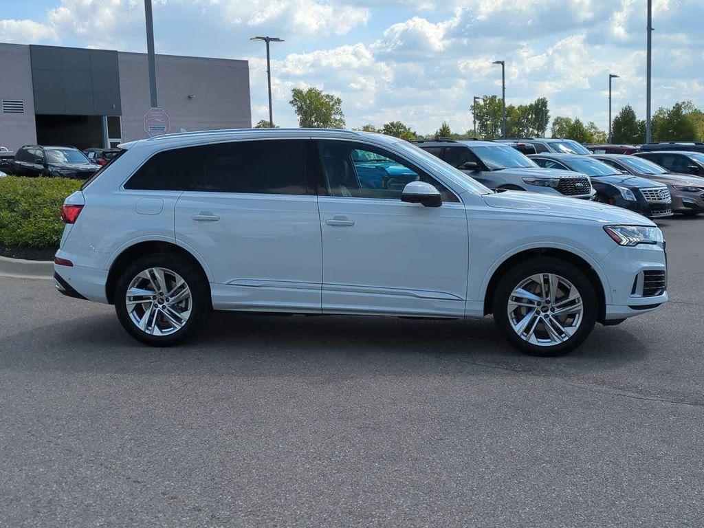 used 2024 Audi Q7 car, priced at $36,999
