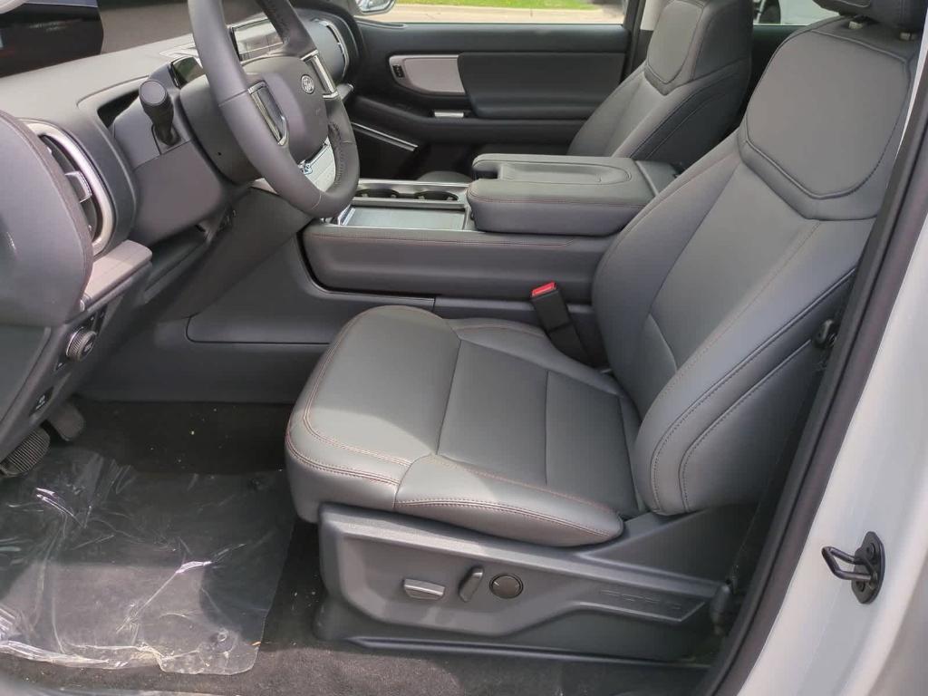 new 2025 Ford Expedition Max car, priced at $69,674