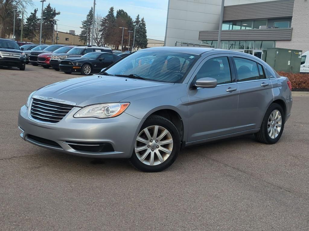 used 2013 Chrysler 200 car