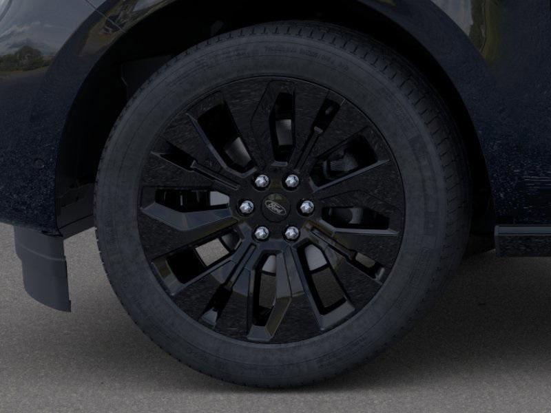 new 2025 Ford Expedition car, priced at $75,083