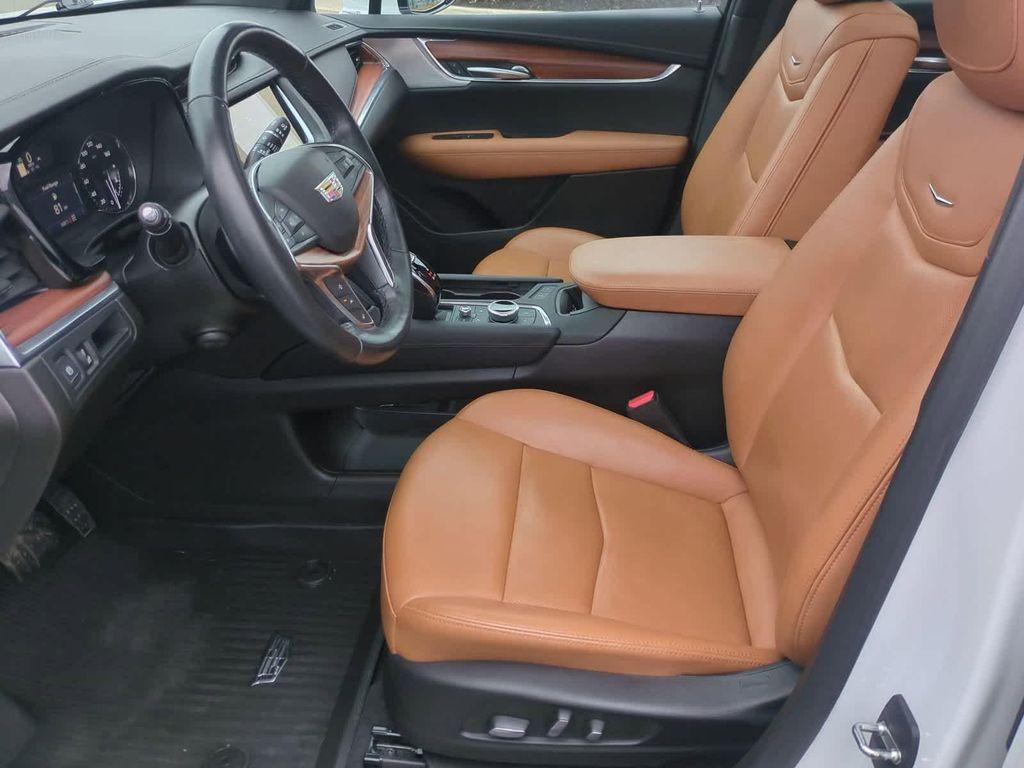 used 2023 Cadillac XT5 car