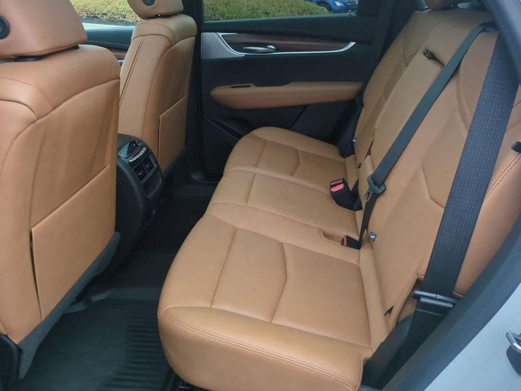 used 2023 Cadillac XT5 car