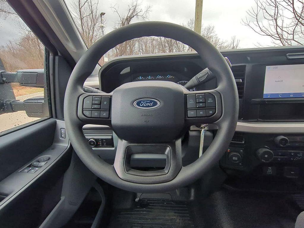 new 2025 Ford F-250 car, priced at $46,581