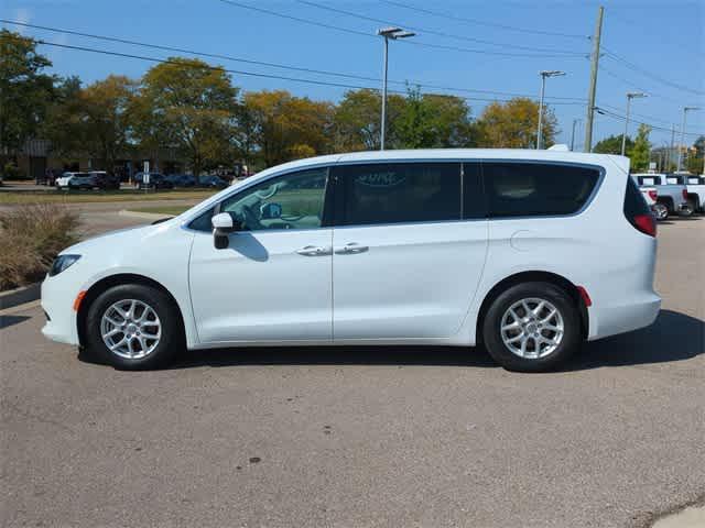 used 2017 Chrysler Pacifica car, priced at $15,350