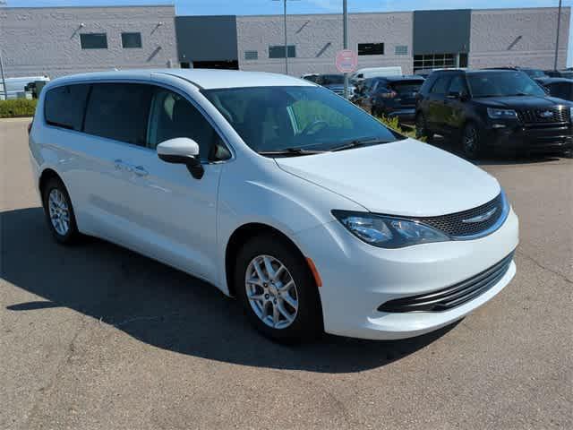 used 2017 Chrysler Pacifica car, priced at $15,350