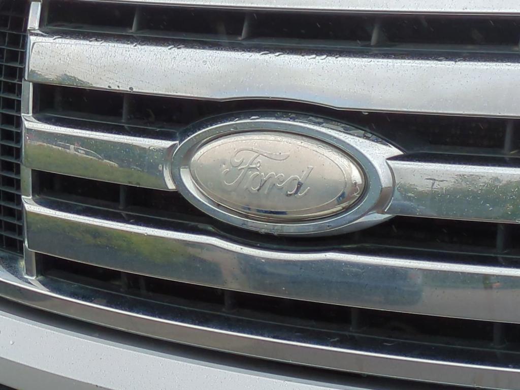 used 2009 Ford F-150 car, priced at $2,751