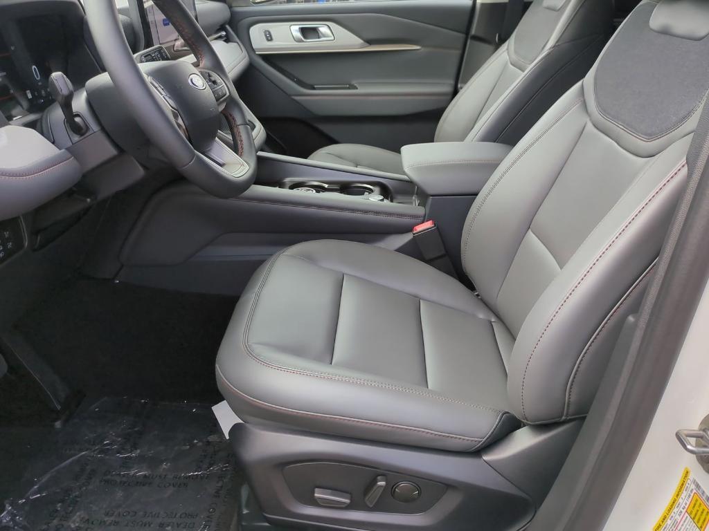 new 2025 Ford Explorer car, priced at $44,884