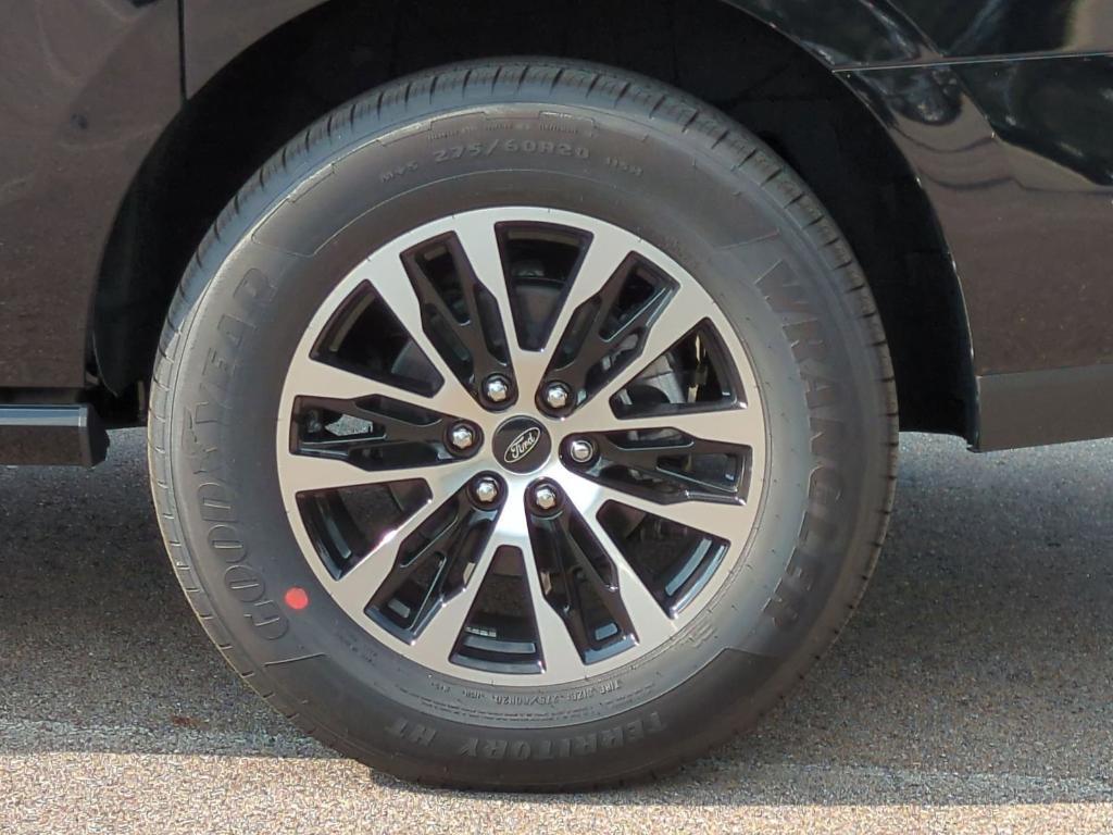 new 2025 Ford Expedition Max car, priced at $74,051