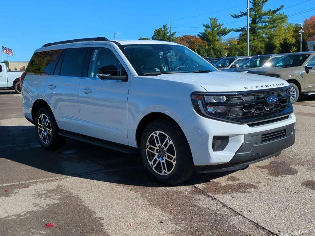 new 2025 Ford Expedition car, priced at $67,113