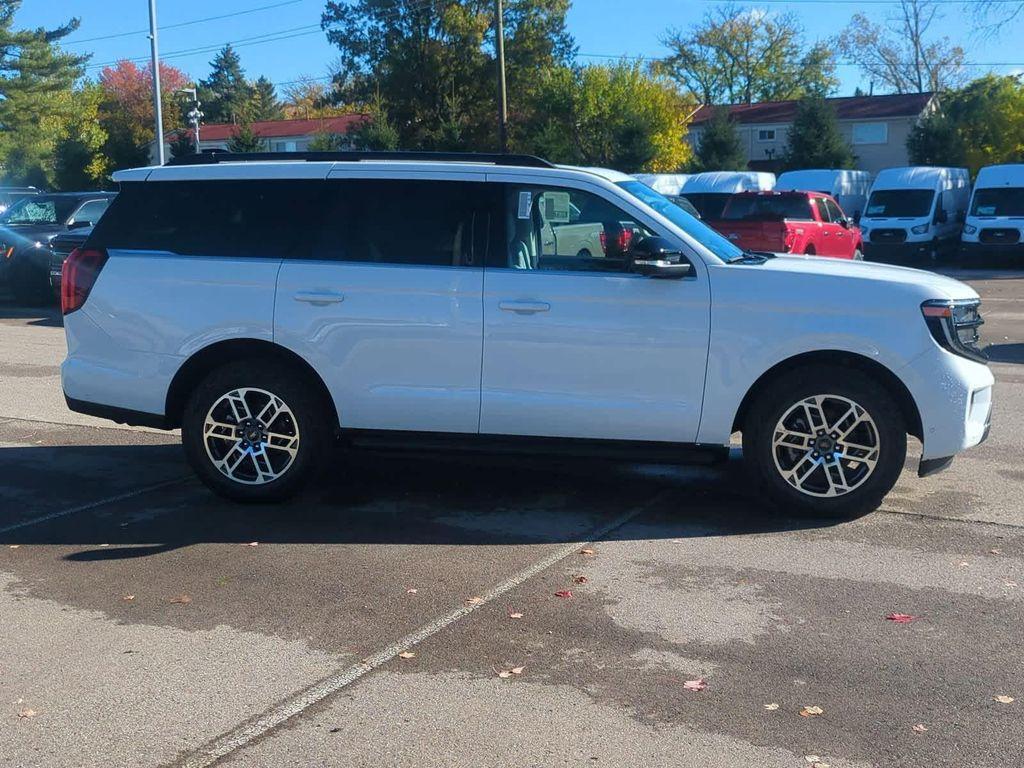 new 2025 Ford Expedition car, priced at $67,113