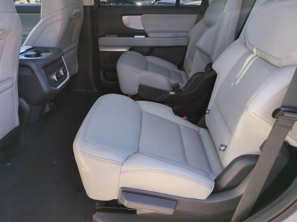 new 2025 Ford Expedition car, priced at $67,113