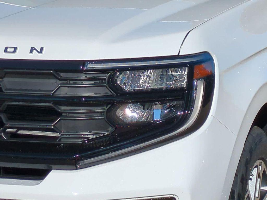 new 2025 Ford Expedition car, priced at $67,113