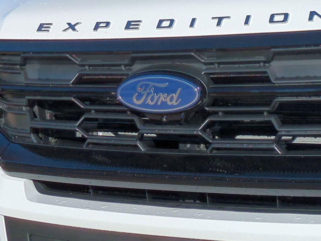 new 2025 Ford Expedition car, priced at $67,113