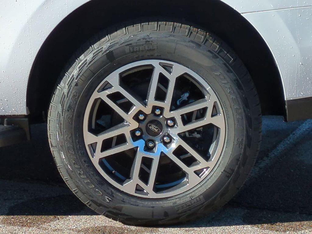 new 2025 Ford Expedition car, priced at $67,113