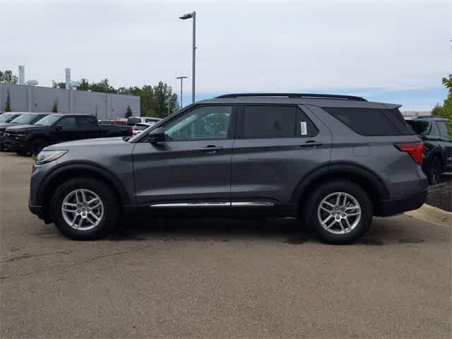 new 2025 Ford Explorer car, priced at $40,288