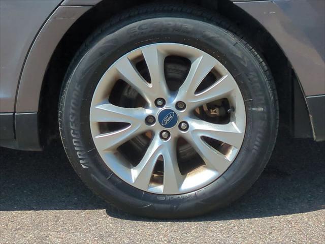 used 2011 Ford Taurus car, priced at $3,999