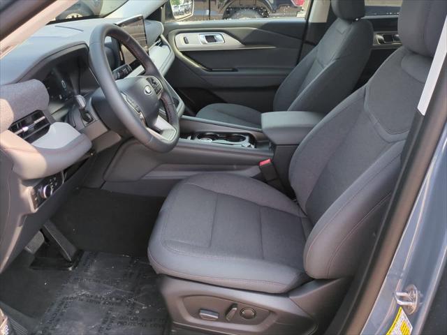 new 2025 Ford Explorer car, priced at $40,823
