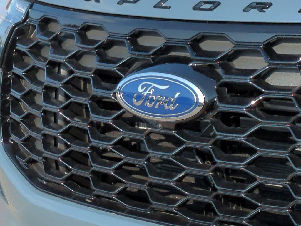 new 2025 Ford Explorer car, priced at $48,908