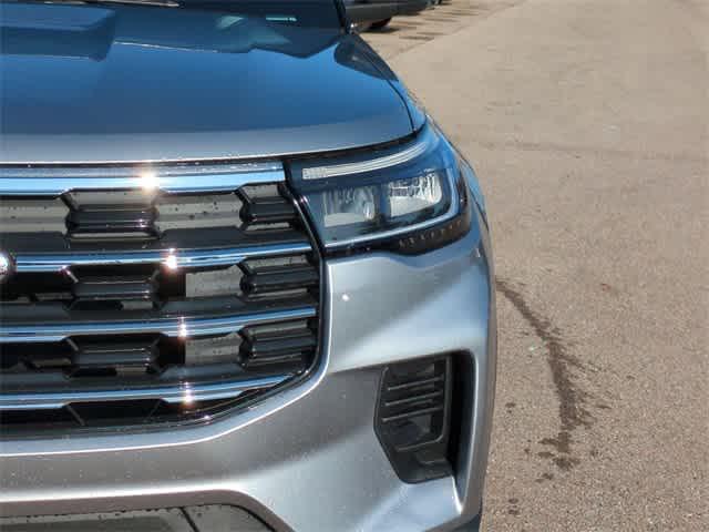 new 2025 Ford Explorer car, priced at $40,416