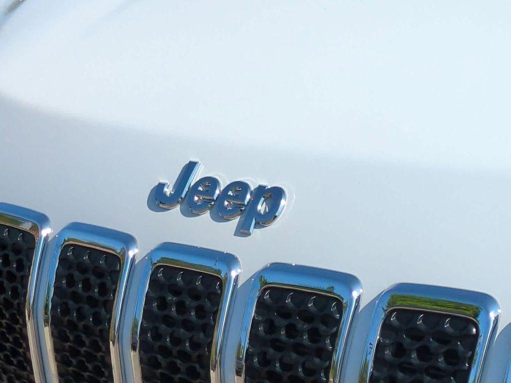 used 2019 Jeep Cherokee car, priced at $18,999