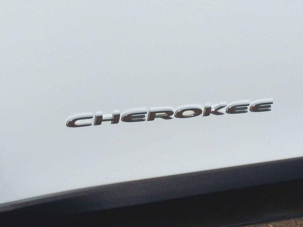 used 2019 Jeep Cherokee car, priced at $18,999