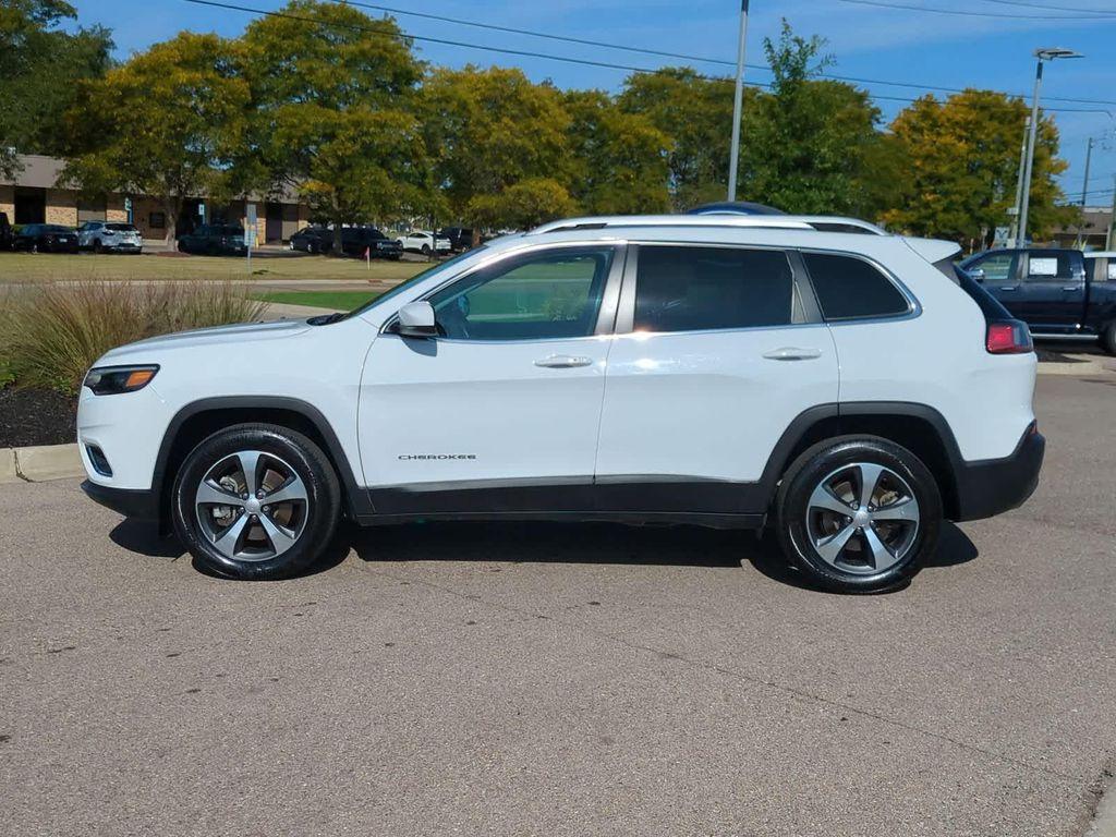 used 2019 Jeep Cherokee car, priced at $18,999