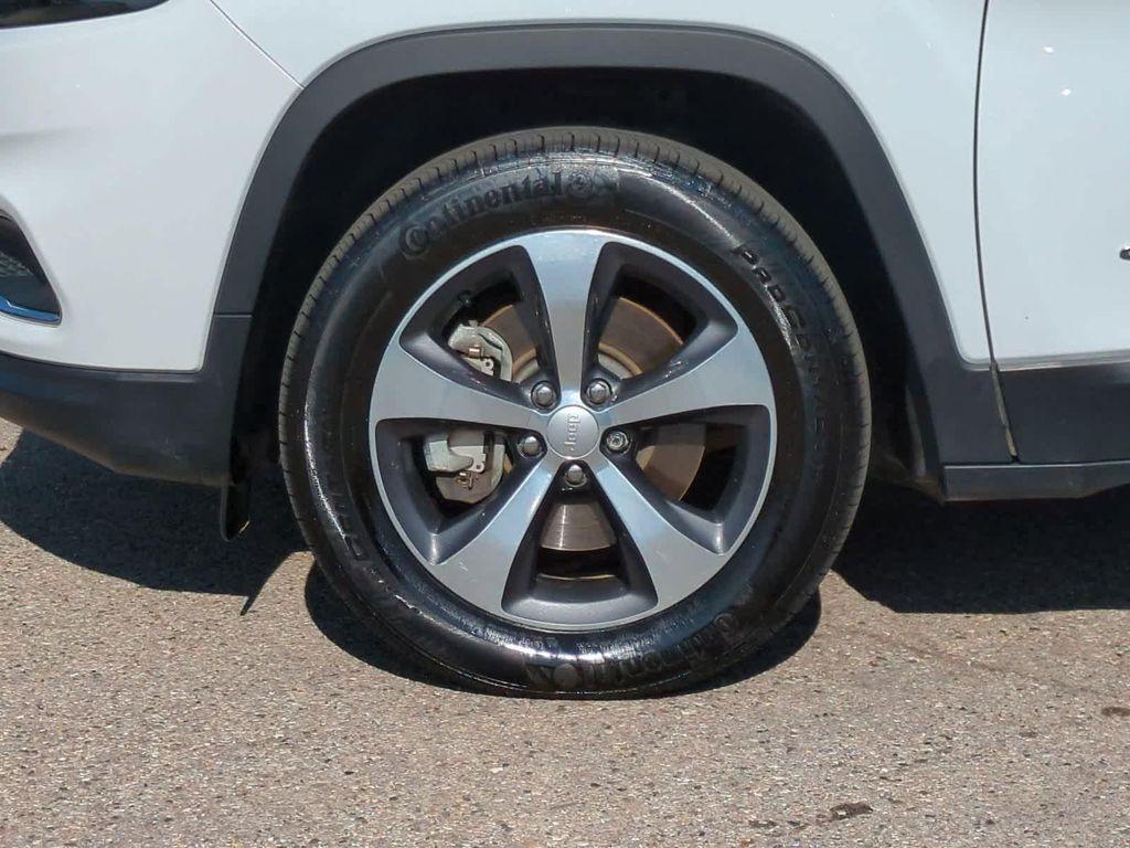 used 2019 Jeep Cherokee car, priced at $18,999
