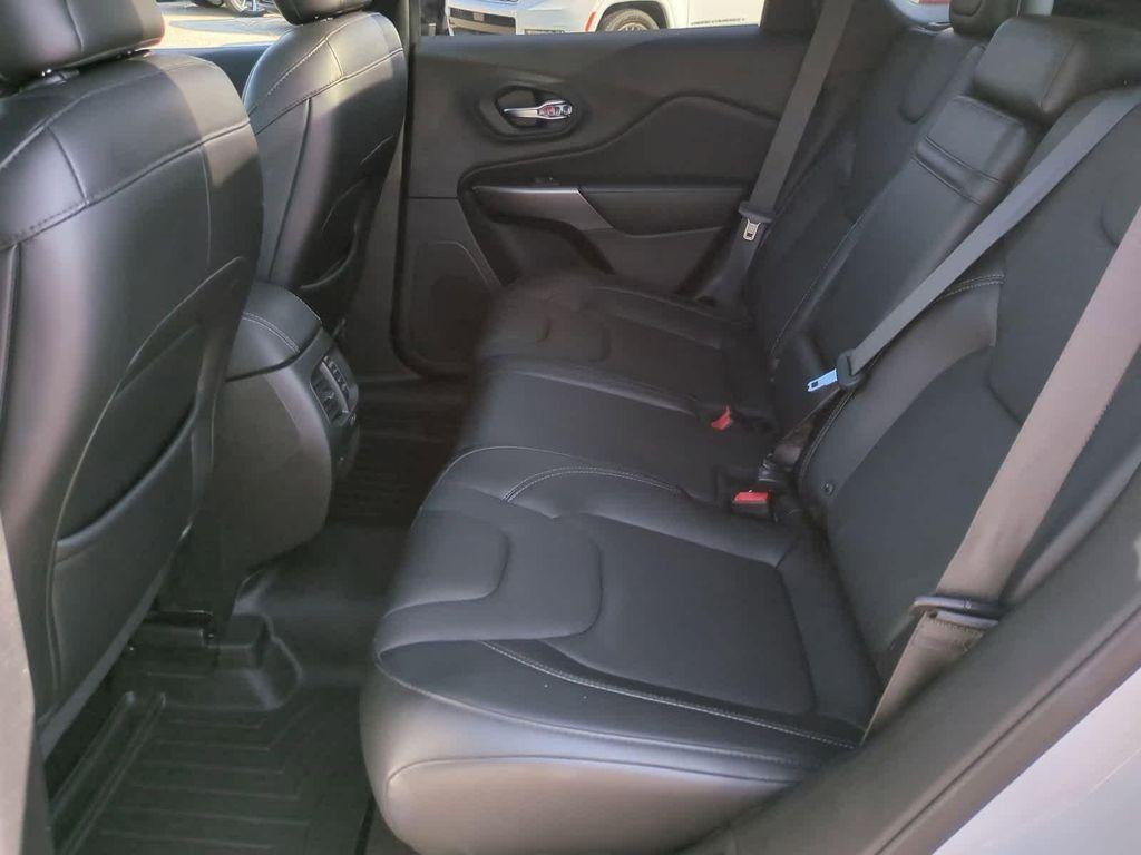 used 2019 Jeep Cherokee car, priced at $18,999