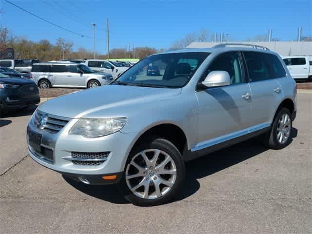 used 2009 Volkswagen Touareg 2 car, priced at $9,790