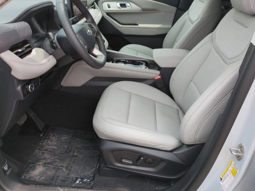 new 2025 Ford Explorer car, priced at $45,458