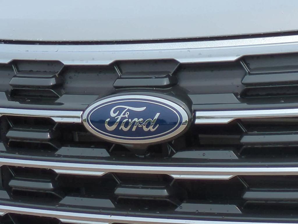 new 2025 Ford Explorer car, priced at $45,458