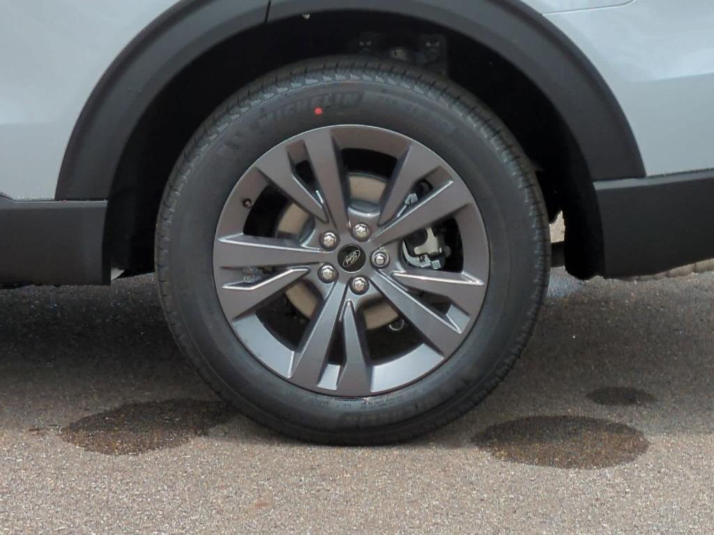 new 2025 Ford Explorer car, priced at $45,458