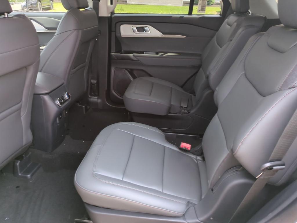 new 2025 Ford Explorer car, priced at $45,404