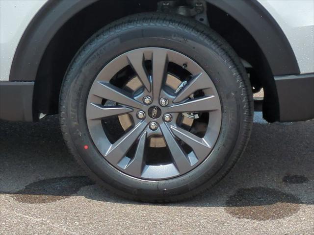 new 2025 Ford Explorer car, priced at $45,404