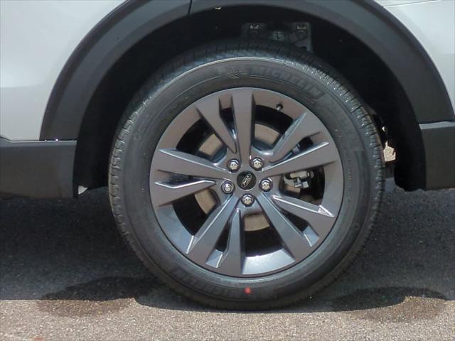 new 2025 Ford Explorer car, priced at $45,404