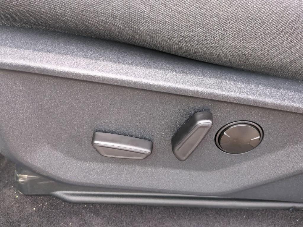 new 2025 Ford F-150 car, priced at $60,281