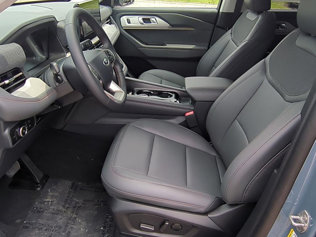new 2025 Ford Explorer car, priced at $45,135