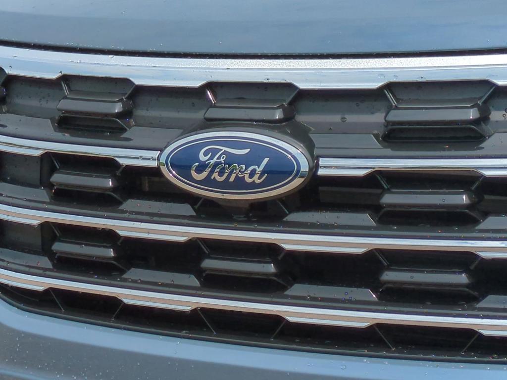 new 2025 Ford Explorer car, priced at $45,135