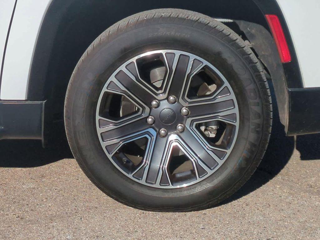 used 2024 Jeep Wagoneer L car