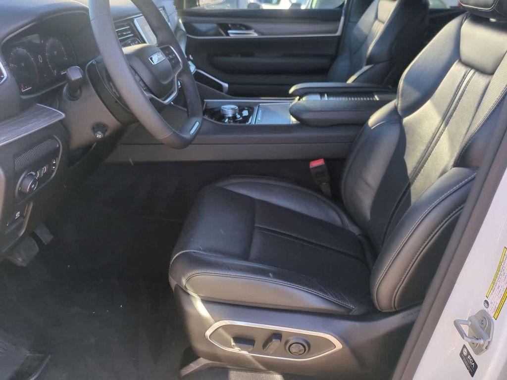 used 2024 Jeep Wagoneer L car